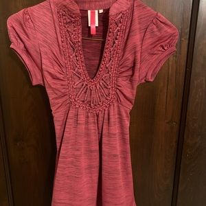 Cute top with detail around neckline